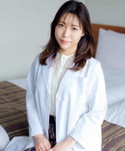 日本AV女优美河ナオSchool Nurse Adult Photo Album大型本成人写真集
